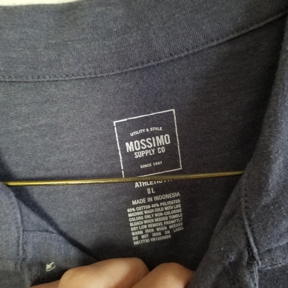 Mossimo button up shirt - Picture 2 of 3